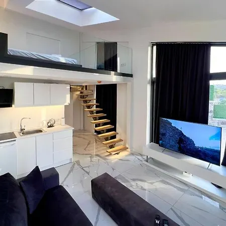 Costa Linn Premium 호텔 *